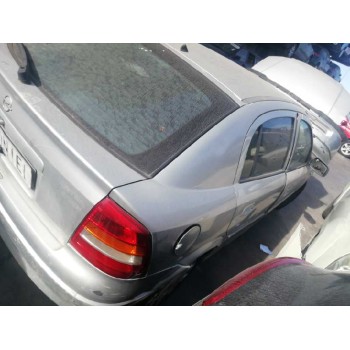 opel astra g berlina del año 2000