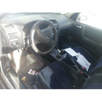 opel astra g berlina del año 2000