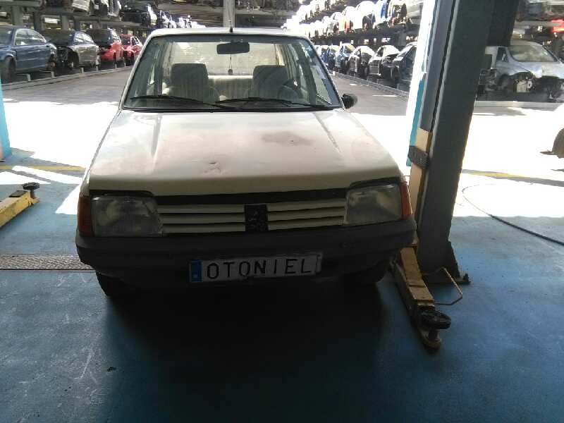 PEUGEOT 205 BERLINA