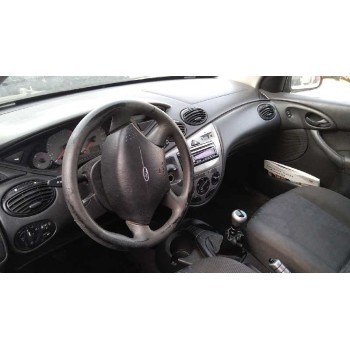 ford focus berlina (cak) del año 2001