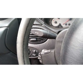 ford focus berlina (cak) del año 2001