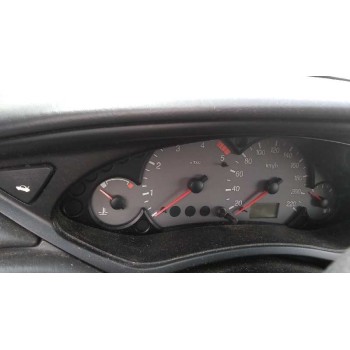 ford focus berlina (cak) del año 2001