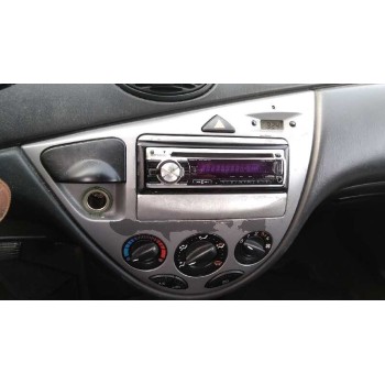 ford focus berlina (cak) del año 2001