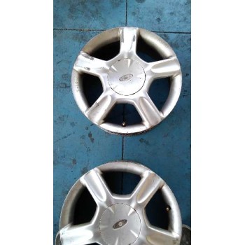 ford focus berlina (cak) del año 2001