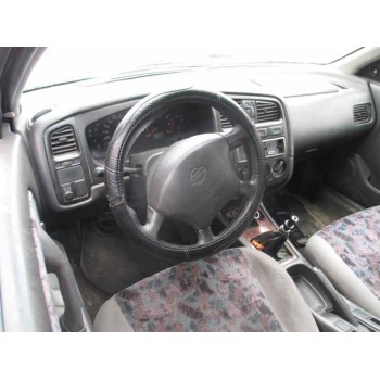 nissan primera berlina (p11) del año 1999