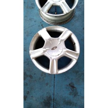 ford focus berlina (cak) del año 2001