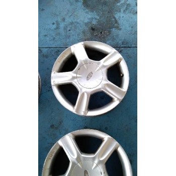 ford focus berlina (cak) del año 2001