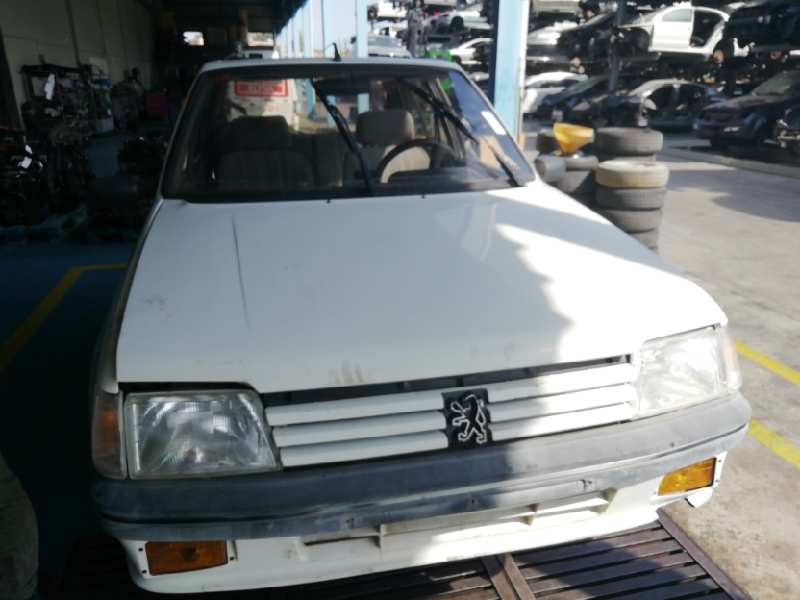 PEUGEOT 205 BERLINA