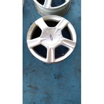 ford focus berlina (cak) del año 2001