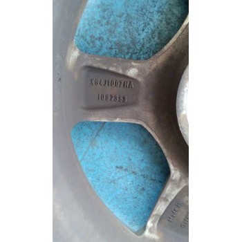 ford focus berlina (cak) del año 2001