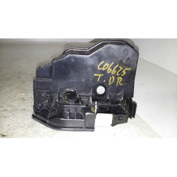 CERRADURA PUERTA TRASERA DERECHA 