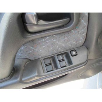 nissan primera berlina (p11) del año 1998