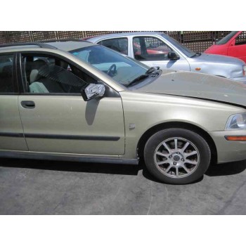 volvo v40 familiar del año 2001