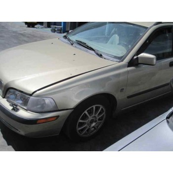 volvo v40 familiar del año 2001