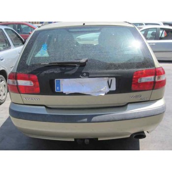 volvo v40 familiar del año 2001