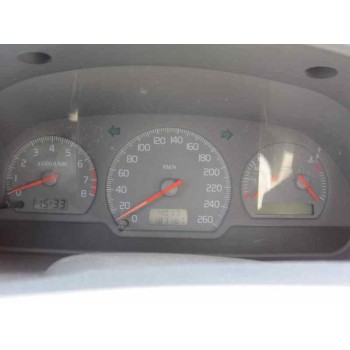 volvo v40 familiar del año 2001