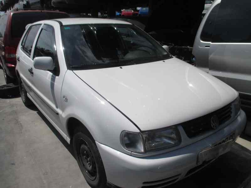 VOLKSWAGEN POLO BERLINA (6N1)