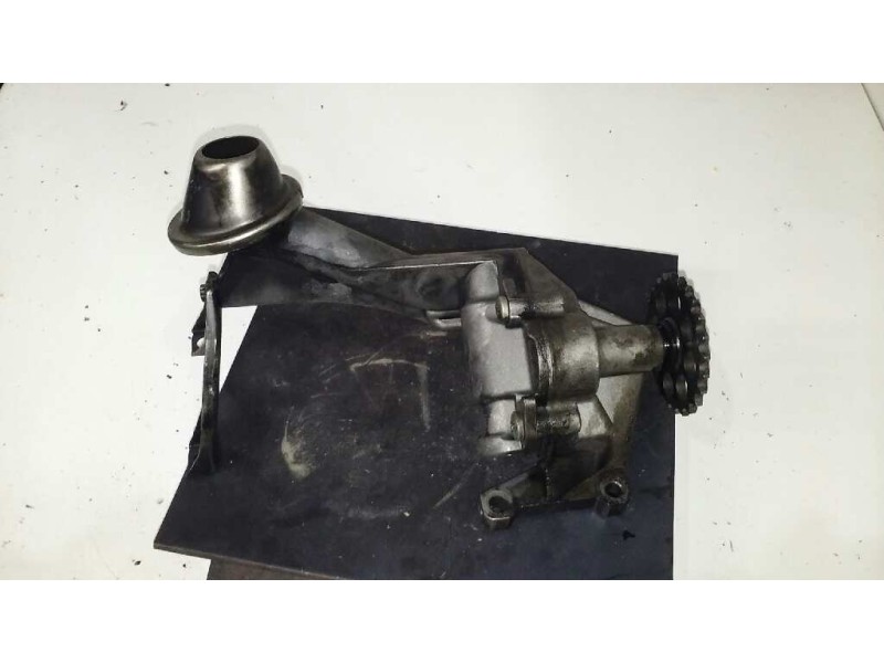 Recambio de bomba aceite para mercedes-benz vito (w638) caja cerrada 2.3 diesel referencia OEM IAM 606180801  