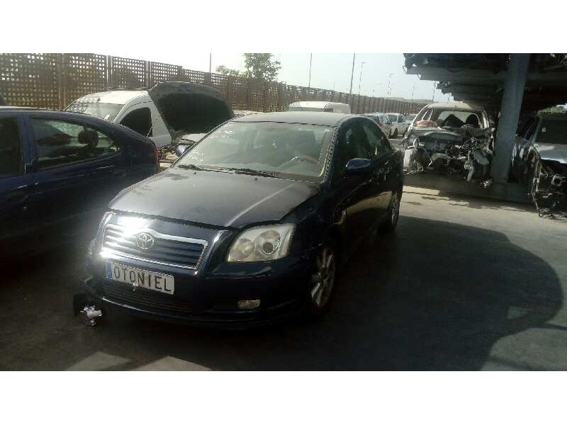 toyota avensis berlina (t25) del año 2004