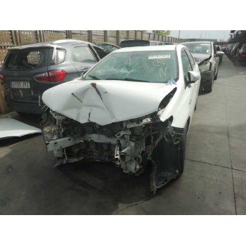 toyota auris del año 2014