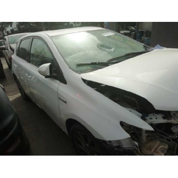 toyota auris del año 2014