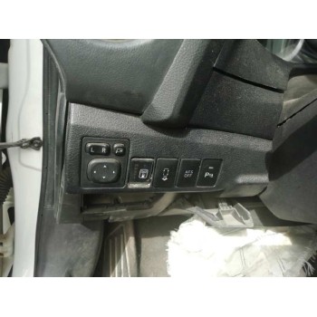 toyota auris del año 2014