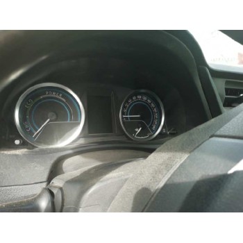 toyota auris del año 2014