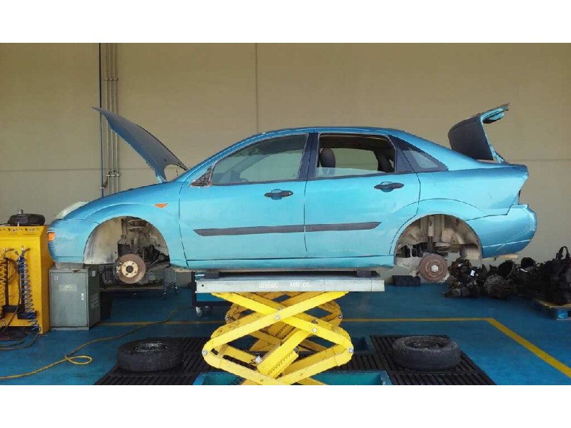 ford focus berlina (cak) del año 2001