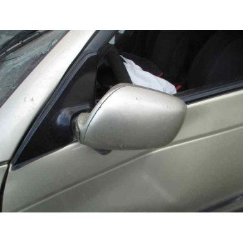 toyota avensis berlina (t 22) del año 2001