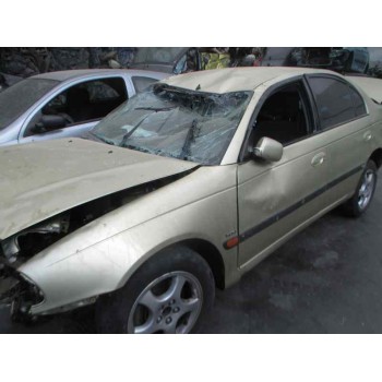 toyota avensis berlina (t 22) del año 2001