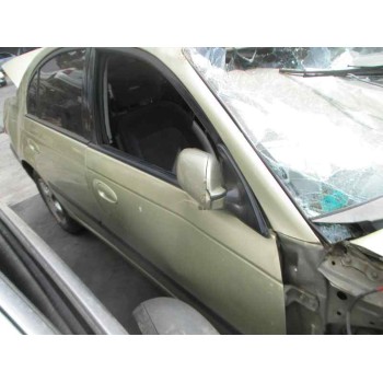 toyota avensis berlina (t 22) del año 2001