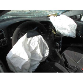 toyota avensis berlina (t 22) del año 2001