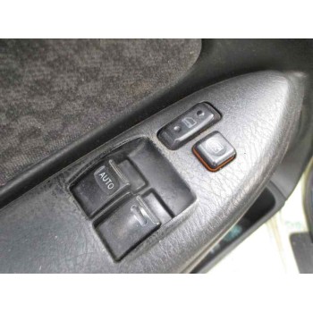 toyota avensis berlina (t 22) del año 2001