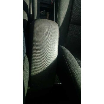 toyota avensis berlina (t25) del año 2004