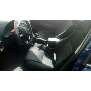 toyota avensis berlina (t25) del año 2004