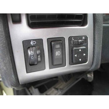 toyota avensis berlina (t 22) del año 2001