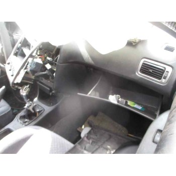 toyota avensis berlina (t 22) del año 2001