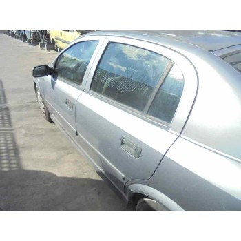 opel astra g berlina del año 2004