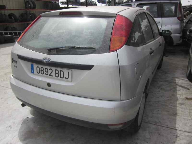 ford focus berlina (cak) del año 2000