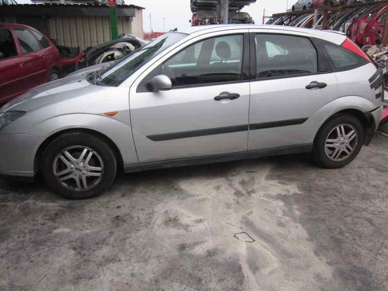 ford focus berlina (cak) del año 2001