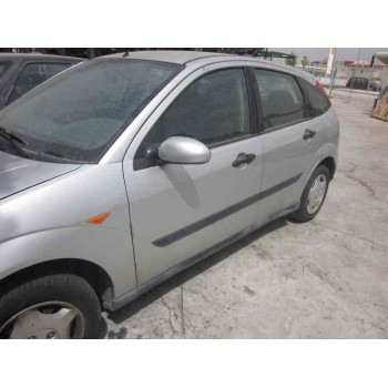 ford focus berlina (cak) del año 2000