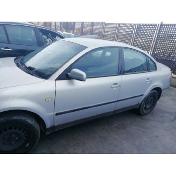 volkswagen passat berlina (3b2) del año 1999