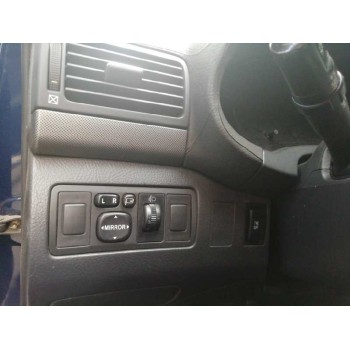 toyota avensis berlina (t25) del año 2004