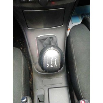 toyota avensis berlina (t25) del año 2004