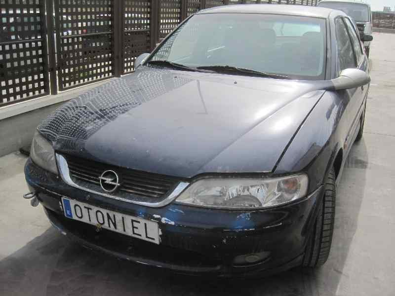 opel vectra b berlina del año 2000