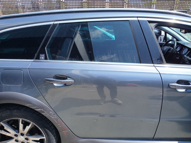 Recambio de puerta trasera derecha para peugeot 508 sw i (8e_) 2.0 hdi rxh hybrid4 referencia OEM IAM 9008Y0  