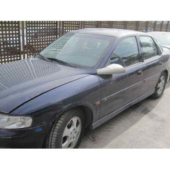 opel vectra b berlina del año 2000