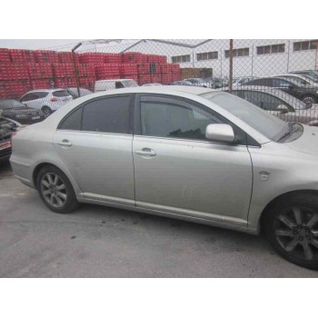 toyota avensis berlina (t25) del año 2004