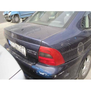 opel vectra b berlina del año 2000