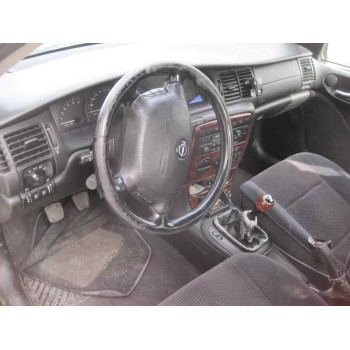 opel vectra b berlina del año 2000